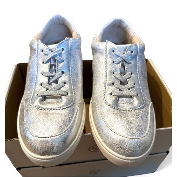 NWT LifeStride Women’s 8.5Wide Slip on Silver Happy Hour Sneakers Comfort - Picture 2 of 7